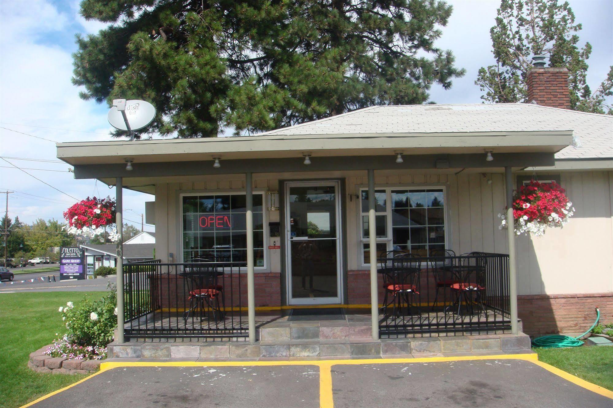 Cascade Lodge Bend Exterior photo